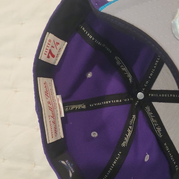 Charlotte Hornets Snapback Black and Teal Hat - Picture 6 of 6